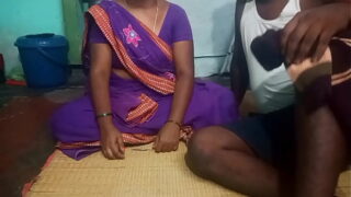 Sex-Romanze mit indischer Tante mit Supertitten