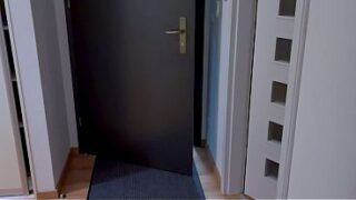 Er rief eine 18-jährige Prostituierte an und hatte ungeschützten Geschlechtsverkehr mit ihr.