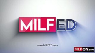 MILFON.com präsentiert: Das gute Wort mit der geilen MILF Sophia Locke & Mighty Dee